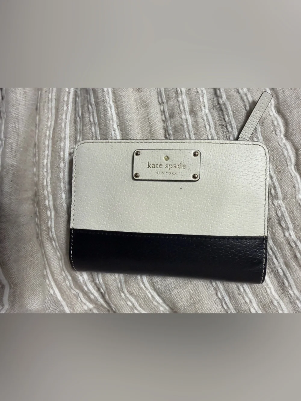 kate spade Two-Tone Black and White Zip‎ Card Wallet